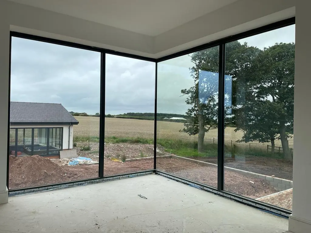 Residential home glass and aluminium windows